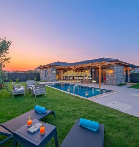 Villa SERENYA