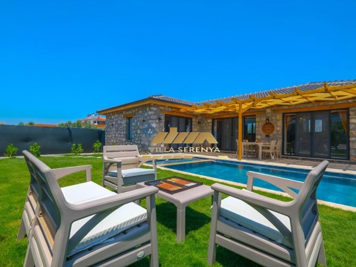 Villa SERENYA