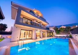 Villa AZUREA