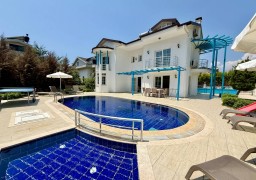 Villa ZENORA