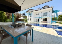 Villa ZENORA