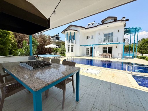 Villa ZENORA