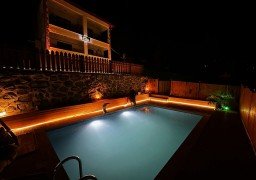 Flaner Villa House